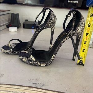 Saint Laurent. Black and white snake heels. Size 37